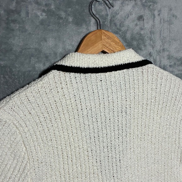 Abercrombie and Fitch Short-Sleeve Crochet-Style Polo Knit Top Women's XS - Picture 4 of 7